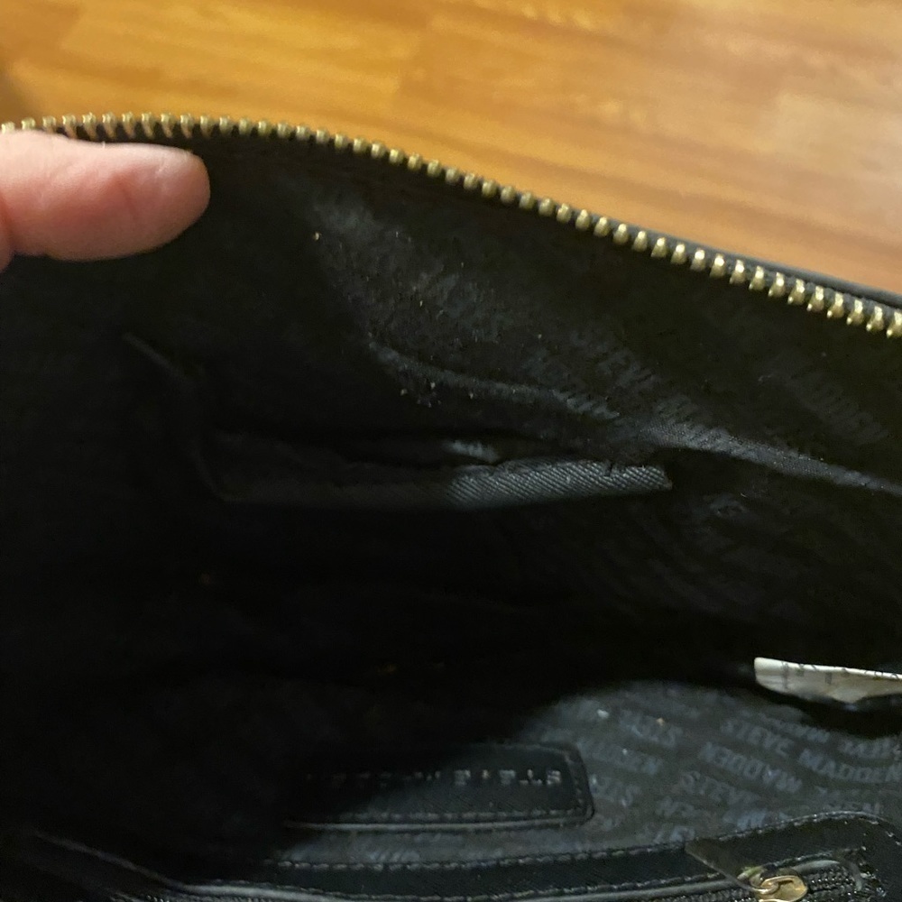 Steve Madden Crossbody Purse (GB) - Picture 10 of 12